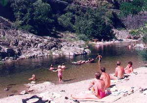 la riviere au camping vert